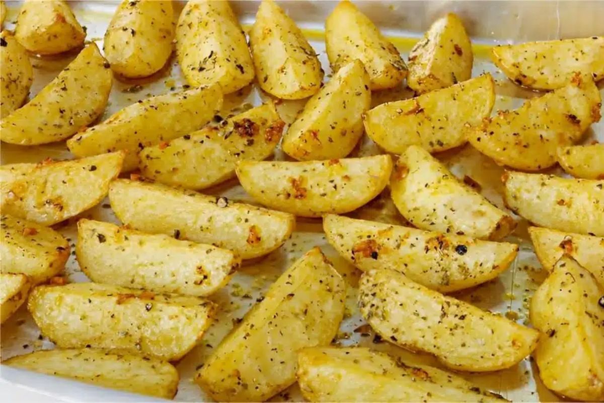 Batata assada no forno crocante