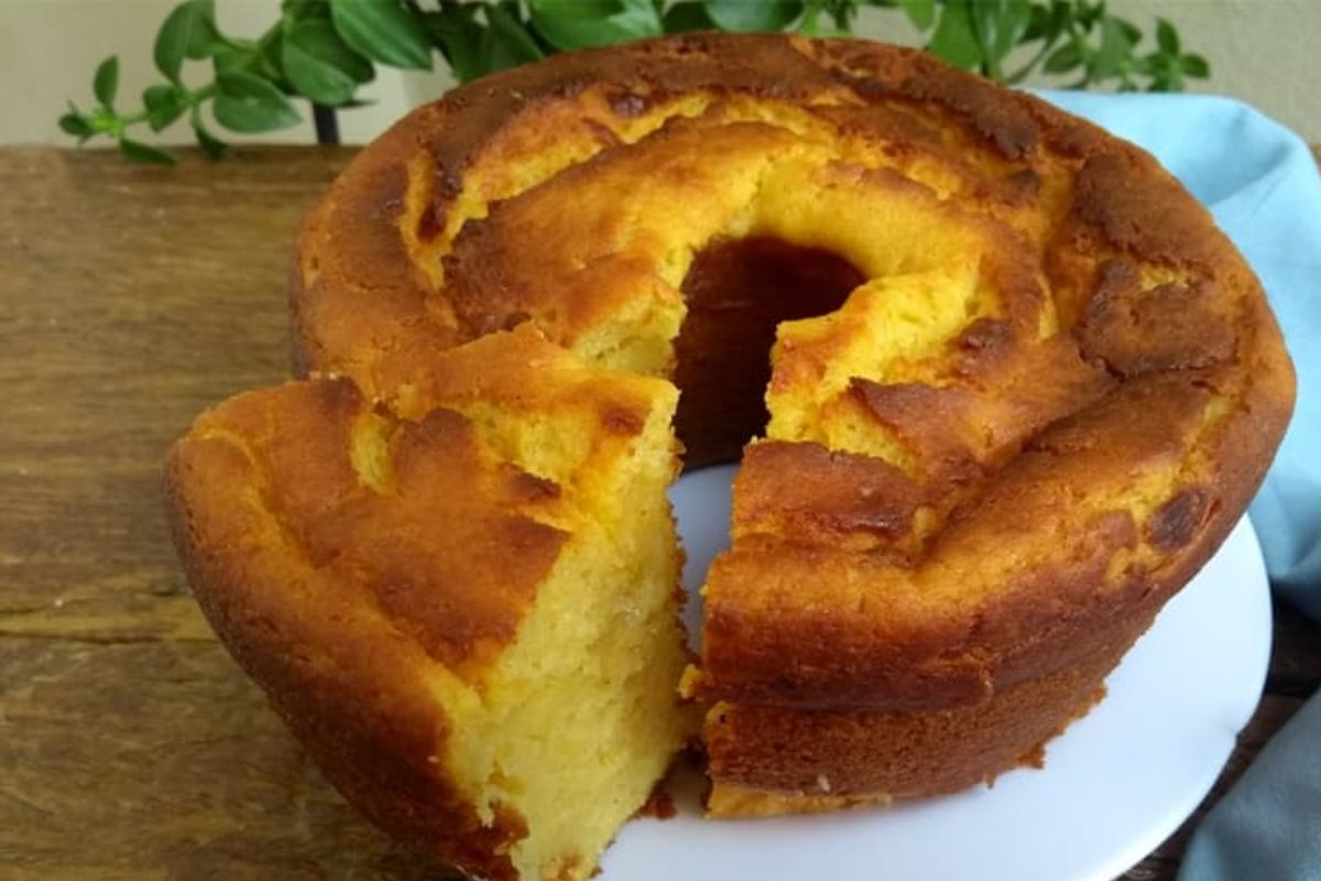 Bolo de fubá com queijo