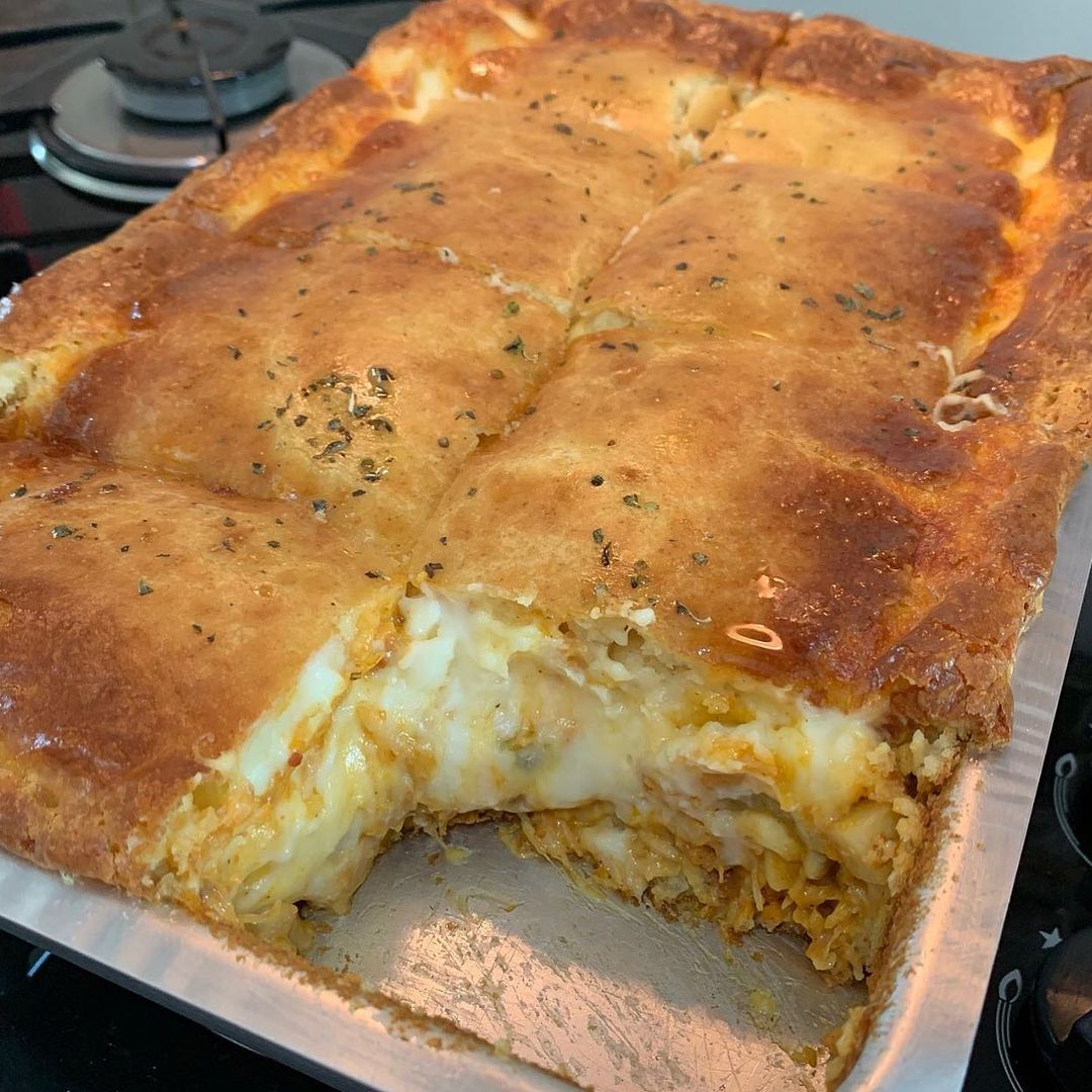 Torta de frango rápida e saborosa: Fazemos essa Receita sem sujar panela!