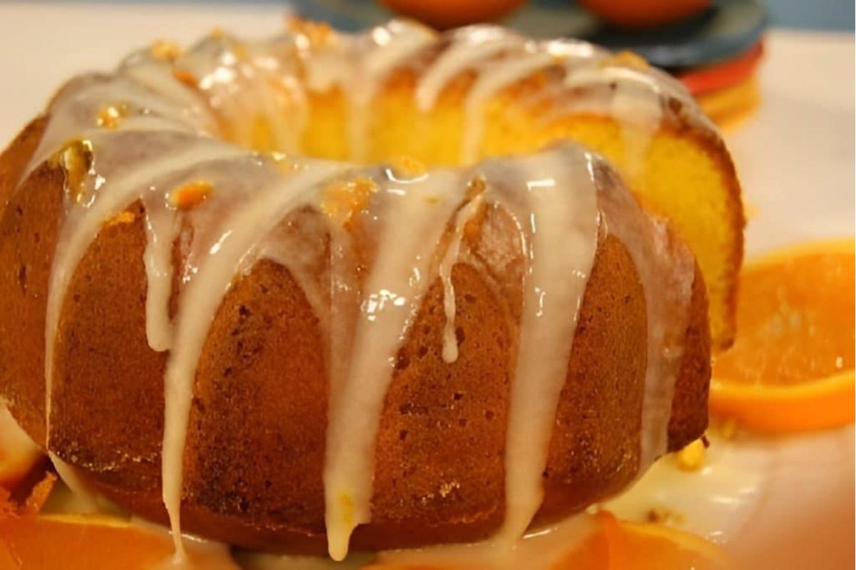 Bolo de Laranja Molhadinho – A Deliciosa Mistura de Sabores Cítricos e Textura Úmida