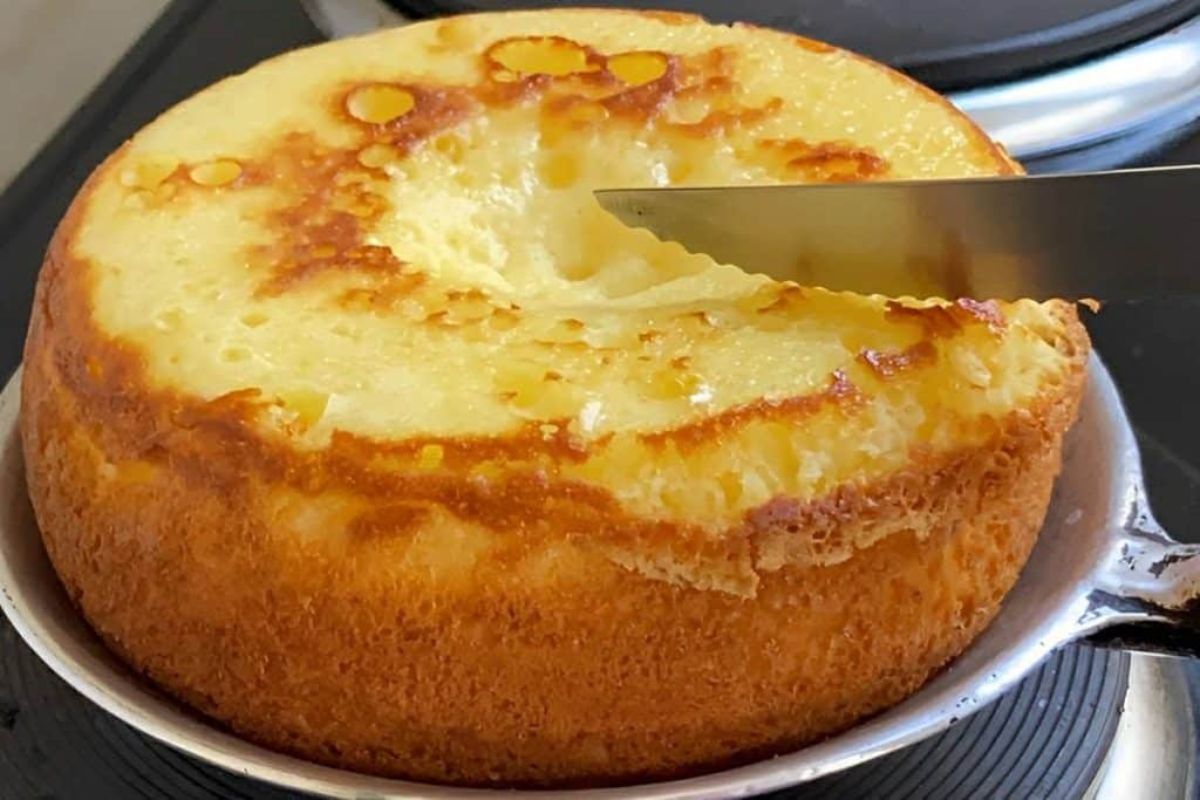 Bolo de Panela com leite condensado: Receitinha perfeita pra servir no lanche da tarde!