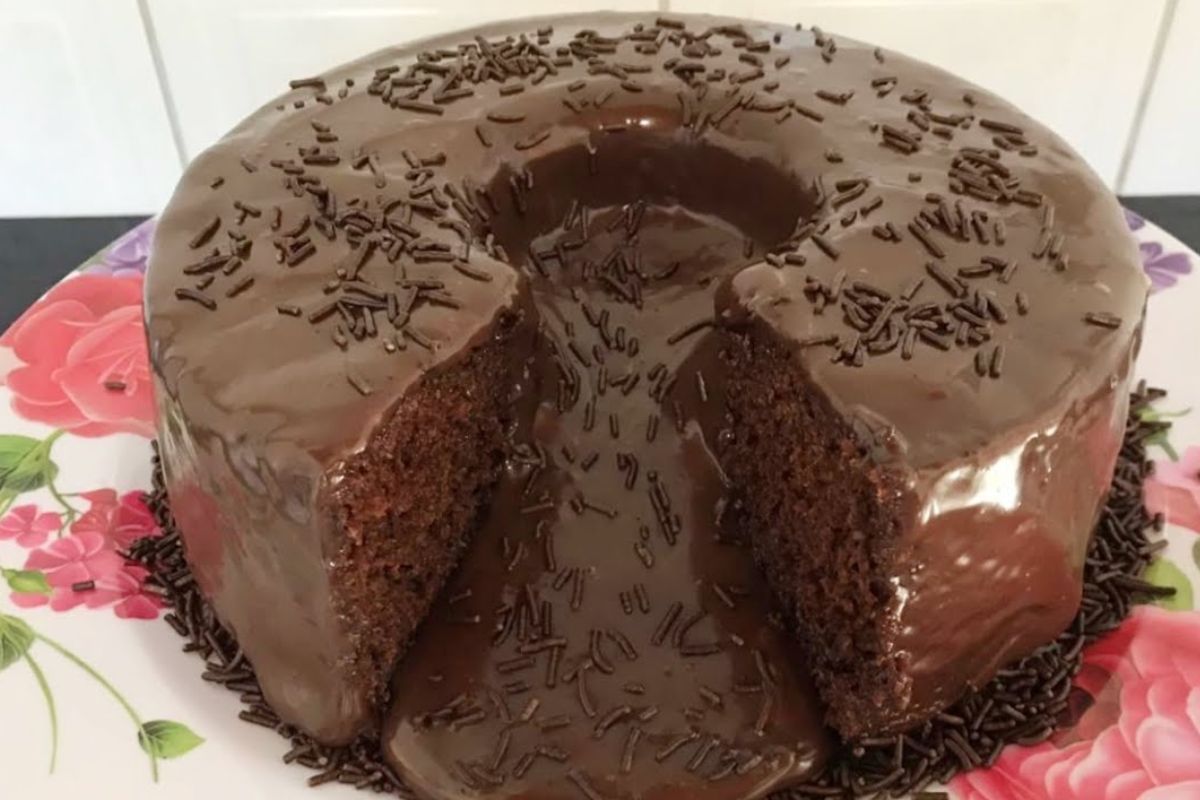 Bolo vulcão de brigadeiro