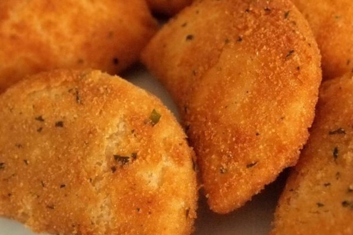 Risoles de frango com catupiry