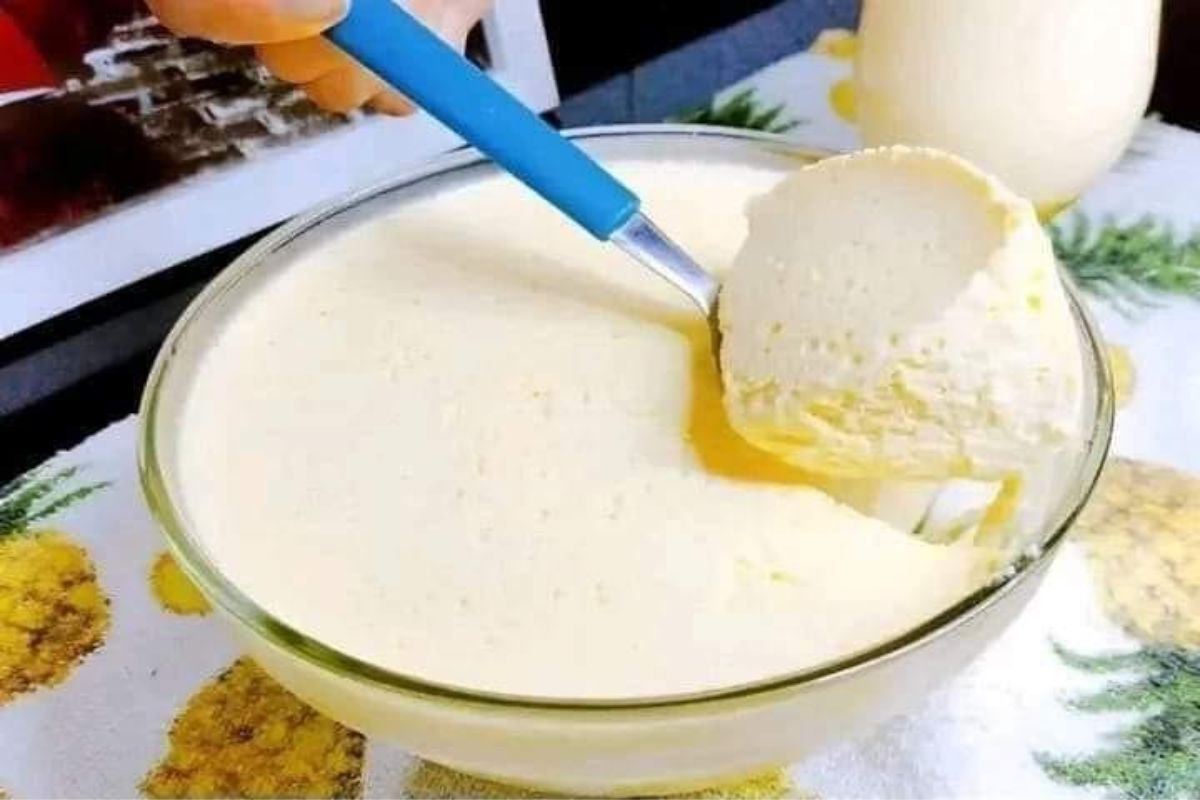 Surpreenda seus convidados com este Mousse de Abacaxi fácil e delicioso