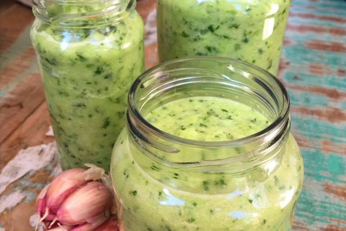 Tempero verde caseiro: Receita fácil e saborosa!