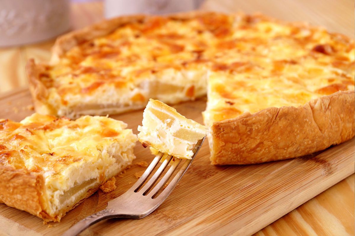 Torta folhada de queijo