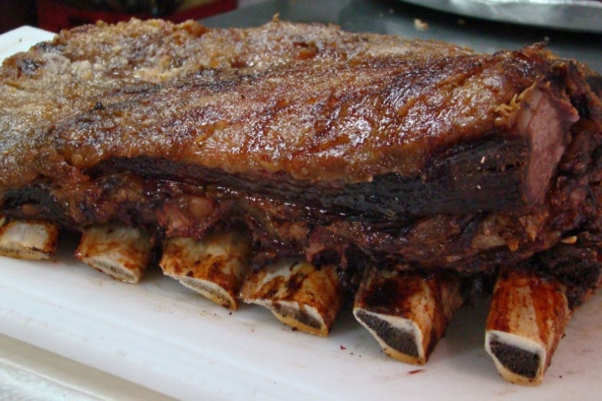 Aprenda a fazer uma deliciosa costela assada no forno