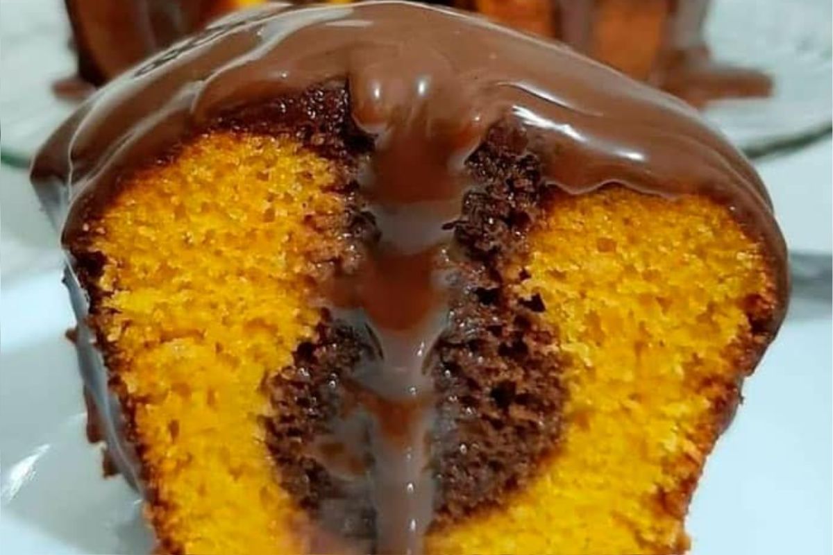 Bolo de cenoura mesclado com chocolate: uma sobremesa irresistível!