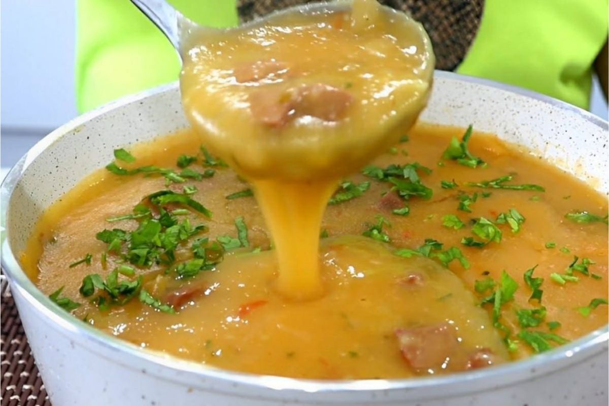 Caldo de Mandioca com linguiça cremoso: Sugestão de receita para os dias mais frios!