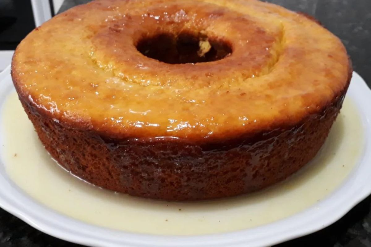 Delicie-se com o Bolo de Laranja de liquidificador: praticidade e sabor em uma só receita!