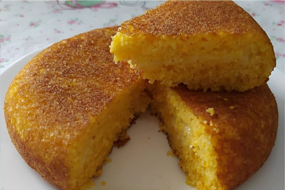 Pão de Cuscuz de frigideira: uma novidade deliciosa para o seu café da manhã!