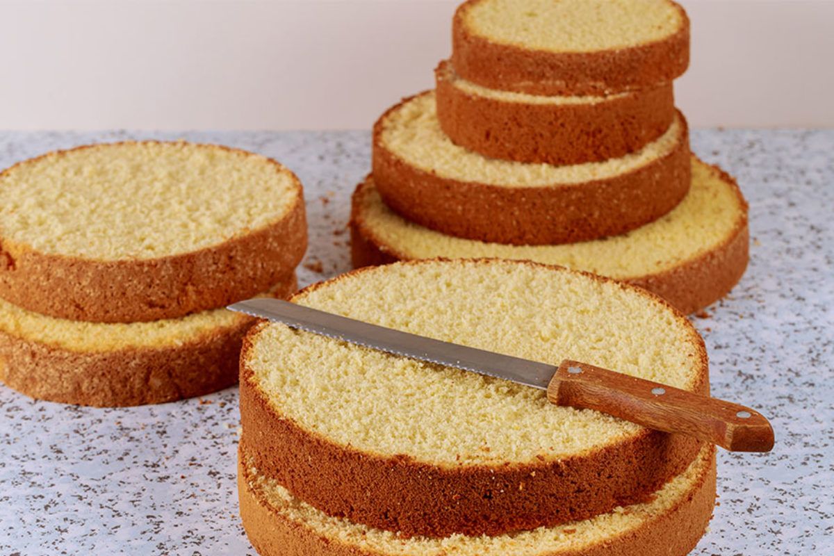 Surpreenda com um Pão de Ló para Bolo de Aniversário delicioso e fácil de fazer!