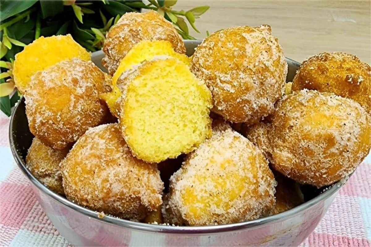 Bolinho de chuva de Fubá: Receita simples e deliciosa!