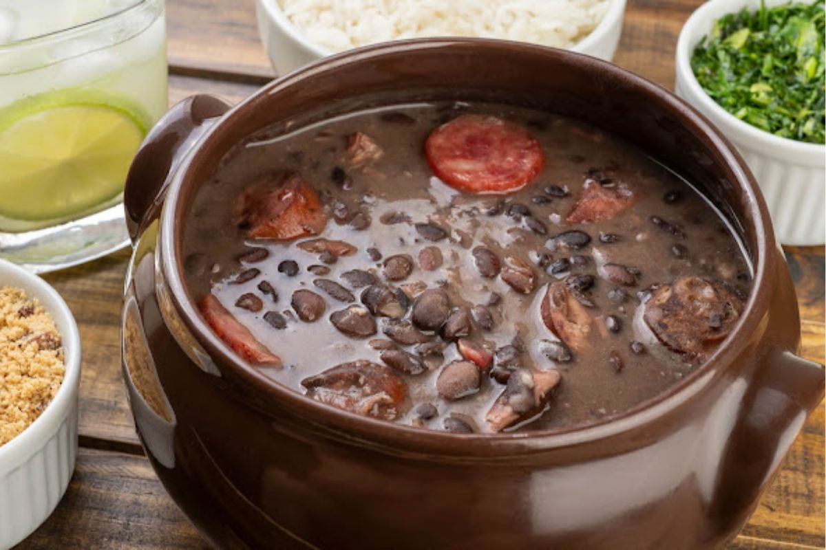 Feijoada Fácil: Aprenda a Preparar o Prato mais Tradicional do Brasil de Forma Descomplicada!