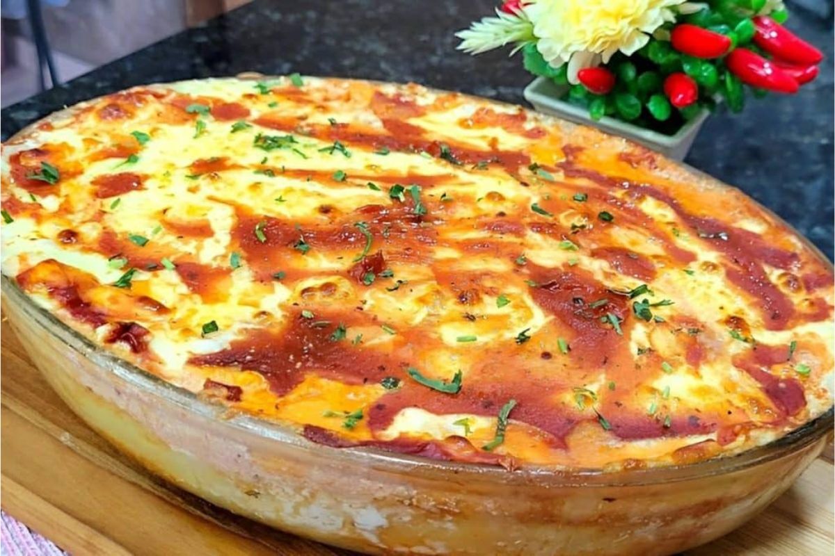 Mandioca recheada no forno com queijo e presunto: Receita prática e deliciosa!