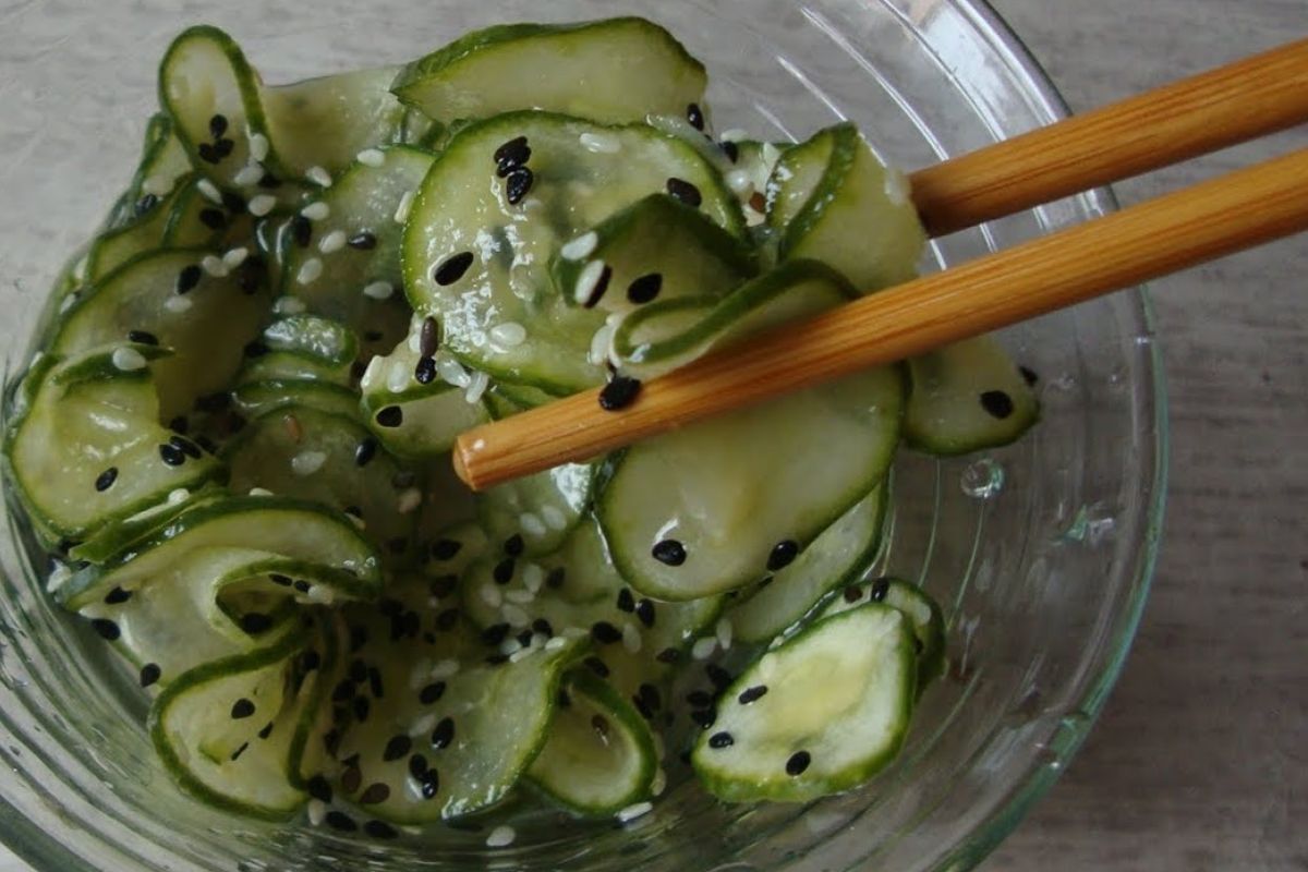 Salada de Pepino Agridoce – Refrescância e Sabor em Cada Garfada!