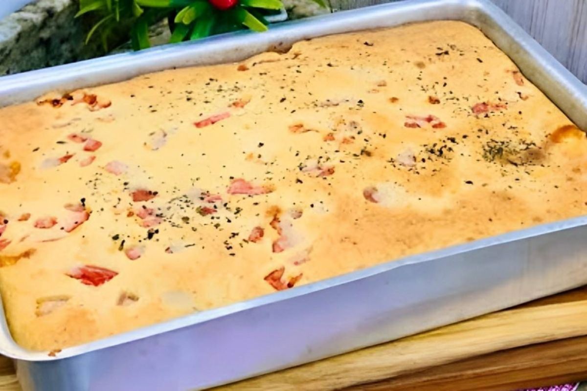 Torta de liquidificador com massa leve: Receita perfeita pra servir no lanche da tarde!