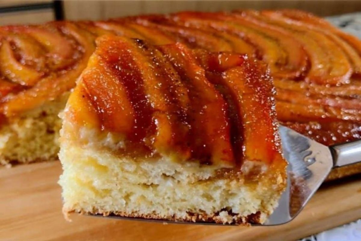 Bolo de Banana Caramelada de Liquidificador: Uma Delícia Fácil e Irresistível!