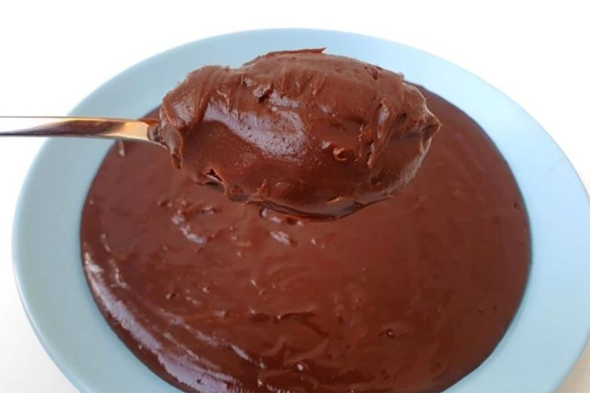 Brigadeiro de Colher que Derrete na Boca: uma versão irresistível sem margarina e creme de leite!