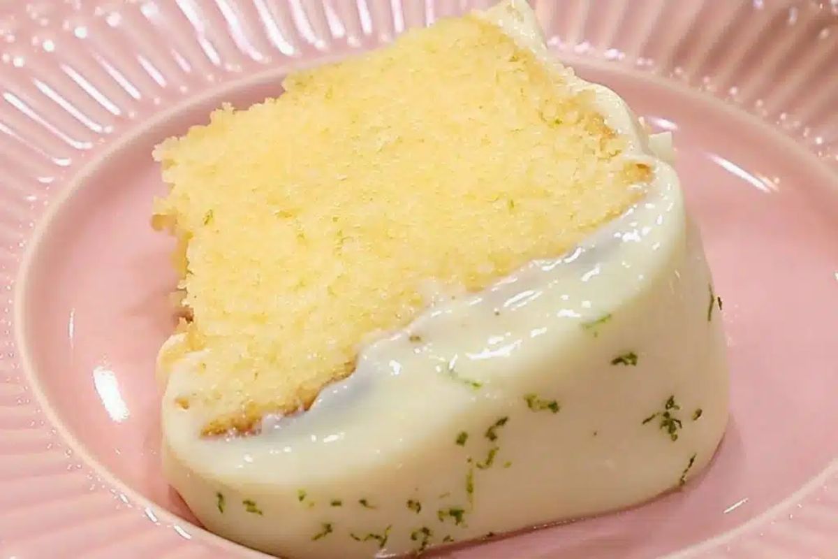 Surpreenda-se com um Bolo sem Farinha e sem Leite: Delicioso, Leve e Fácil de Preparar!