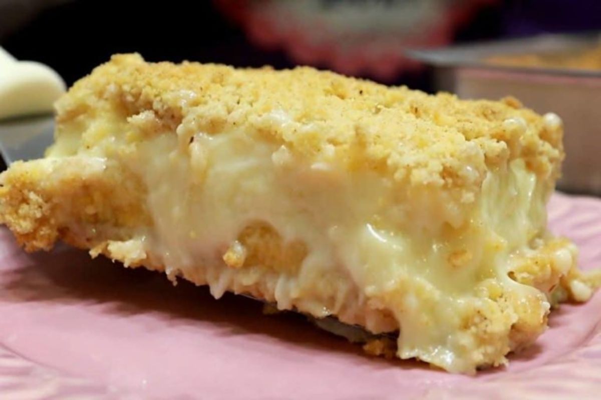 Torta de banana cremosa com farofa crocante: Receita maravilhosa!