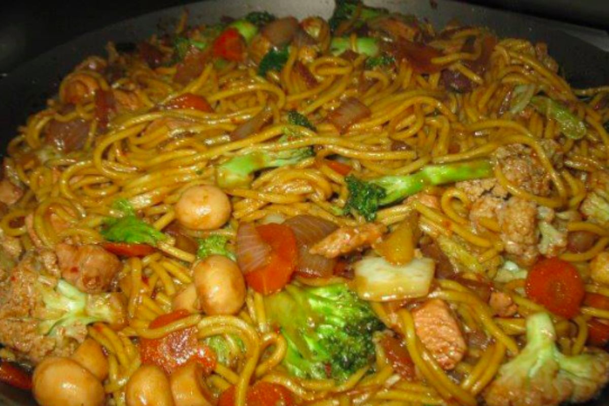 Yakisoba Caseiro: Sabores Orientais na Sua Cozinha!