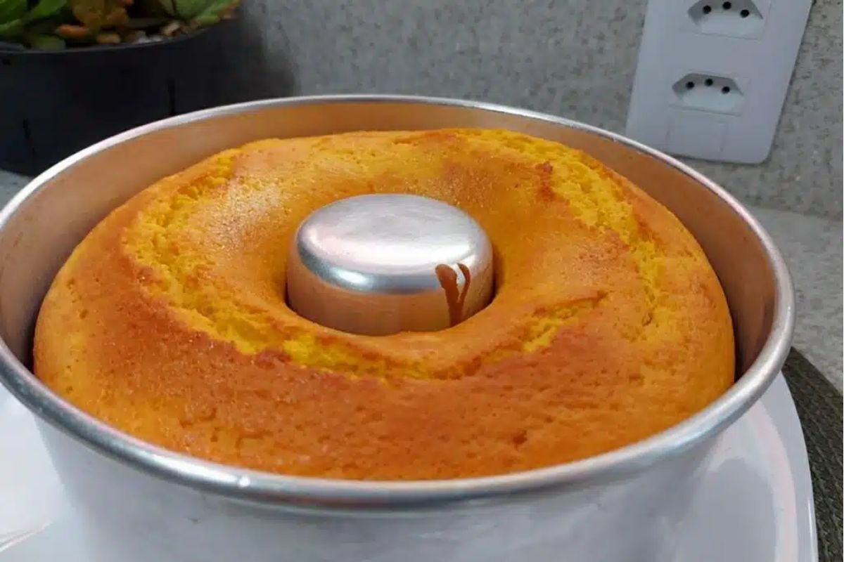 Bolo de cenoura com 1 cenoura só: fica uma delícia é muito fácil de preparar!