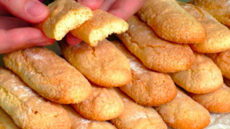 Biscoitos rápidos da madrinha Eunice: Receitinha desmancha na boca!