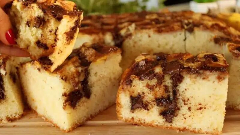 Bolo de banana com chocolate de liquidificador delicioso e perfeito para o seu café da tarde!