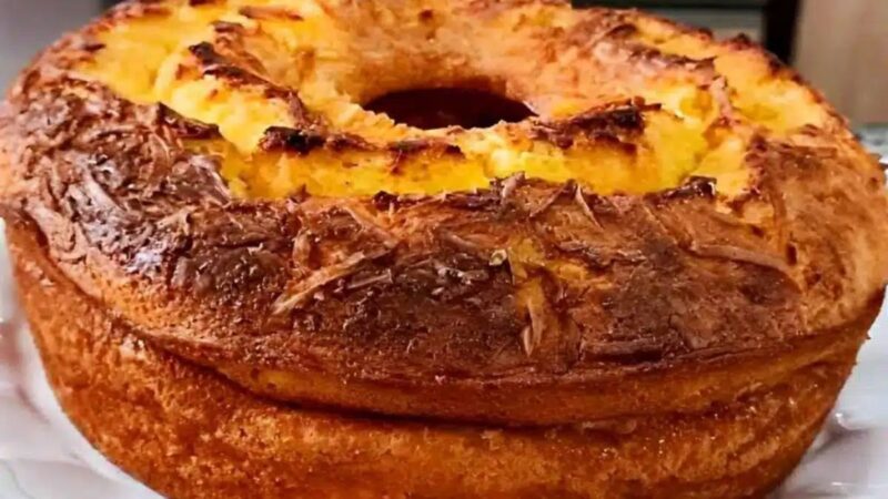 Bolo de milho com queijo da fazenda: delicioso e perfeito para o lanche ou café!