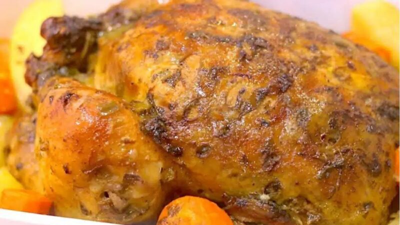 Frango assado de domingo com gostinho de frango de padaria uma delícia!