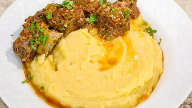 Polenta com Carne Suculenta e Saborosa para Deliciar Todos os Paladares!