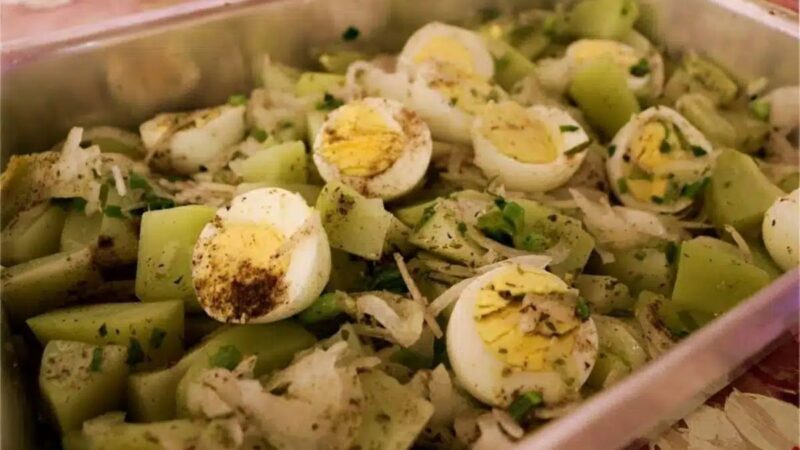 Salada de chuchu diferente e deliciosa para servir na entrada do almoço ou jantar!