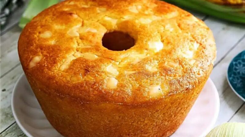 Bolo de Milho Verde da Fazenda com Queijo: O Sabor do Interior na Sua Casa!