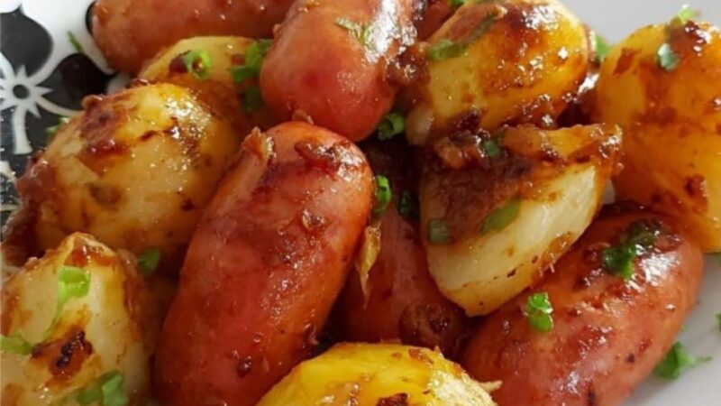 Linguiça com Batata na Panela de Pressão: Rapidez e Sabor em uma Receita Irresistível!