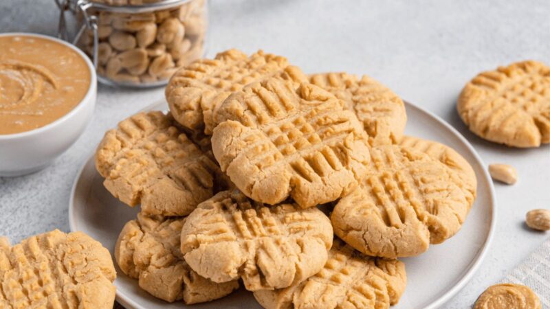 Bolachinhas Amanteigadas de Amendoim: O Doce Prazer que Derrete na Boca!