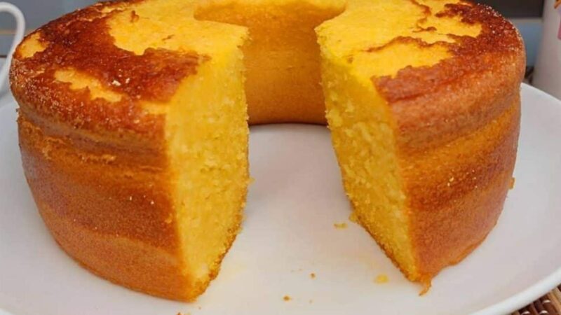 Bolo de Milho de Latinha Simples: A Delícia que Transforma Ingredientes Comuns em um Festim de Sabores