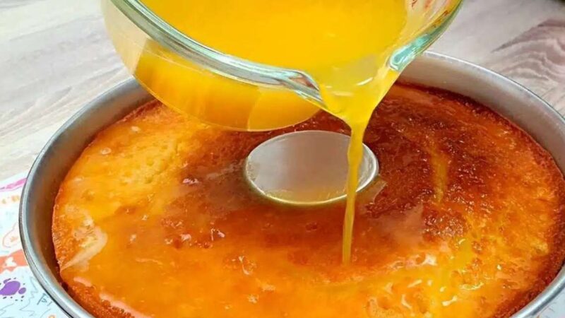 Revelando o Aconchego: Bolo de Laranja com Calda Quente