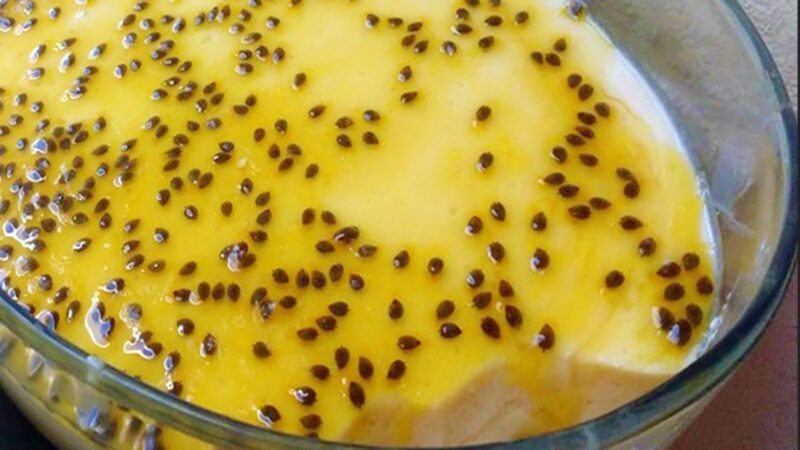 Mousse de Maracujá Rápido com 3 Ingredientes: A Sobremesa dos seus Sonhos em Tempo Recorde!