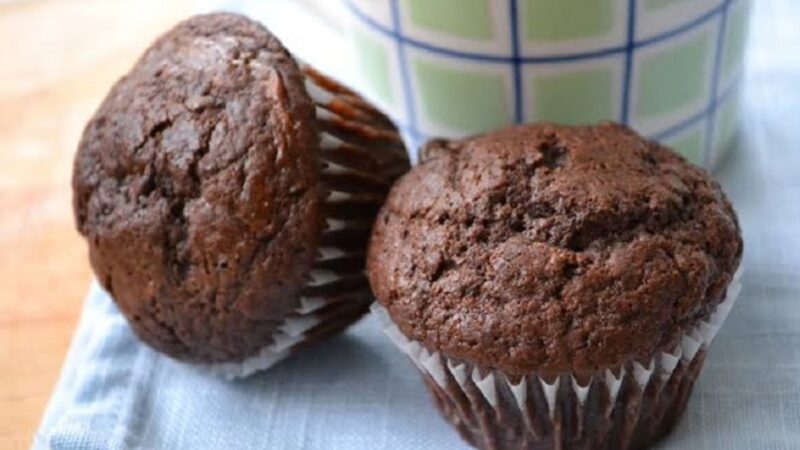 Transforme Seu Café da Manhã: Muffin de Banana com Cacau e Aveia Fit