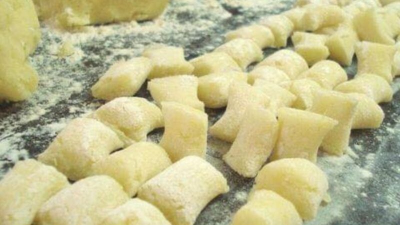 Nhoque de Mandioca Simples: Sabor Caseiro que Derrete na Boca!