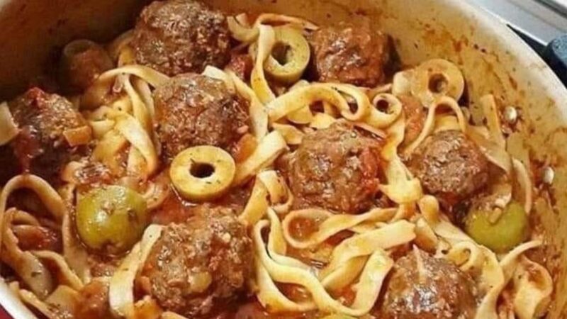 Talharim com Almôndegas ao Molho Sugo: Uma Sinfonia de Sabores Italianos