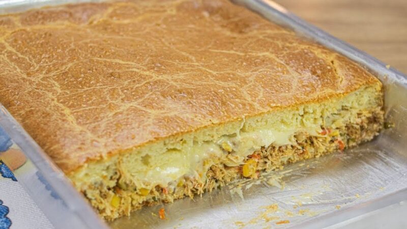 Torta de Frango Cremosa: Uma Explosão de Sabor em Cada Pedacinho!