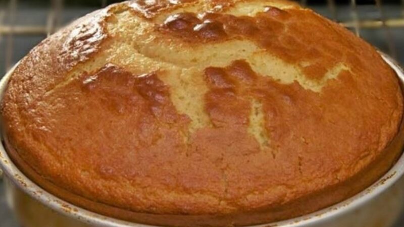 Bolo de Água Fofinho: Receita Rápida para Encantar seu Paladar!