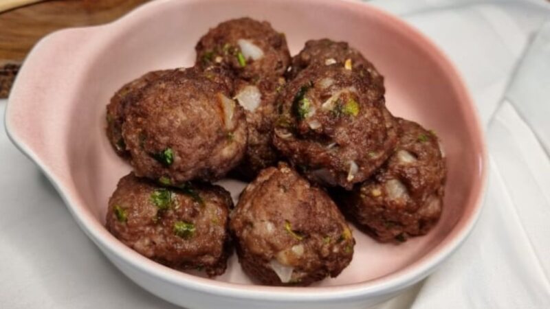 Bolinho de Carne Moída: Uma Explosão de Sabor em Cada Mordida!