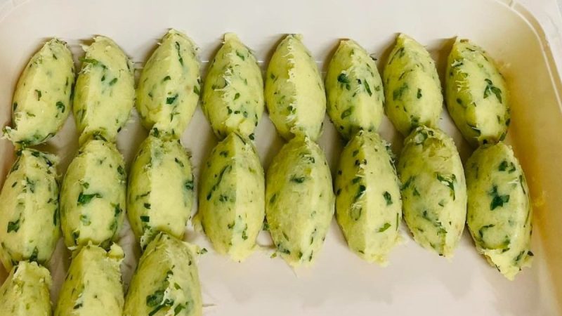 Bolinhos de Bacalhau como a Minha Querida Avó Me Ensinou: Uma Receita de Família para Saborear e Lembrar