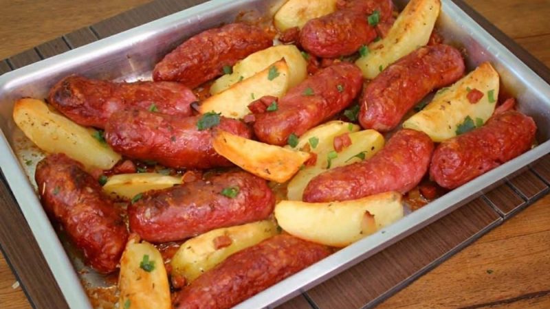 Receita Irresistível: Linguiça Assada com Batata