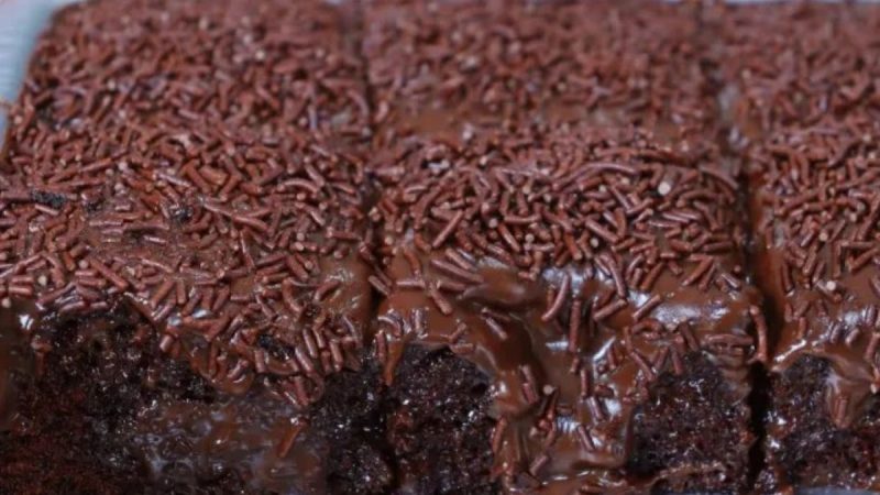 O Melhor Bolo de Chocolate com Cobertura de Brigadeiro: Uma Experiência de Sabor Inigualável