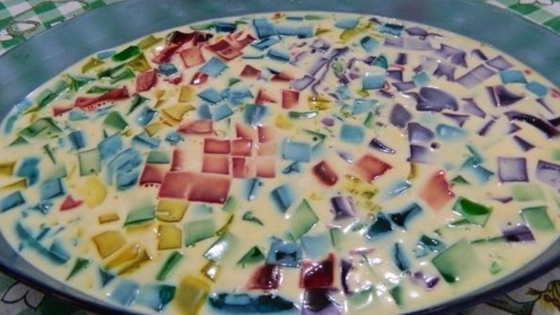 Delícia de Gelatina em Mosaico: Uma Explosão de Cores e Sabores!