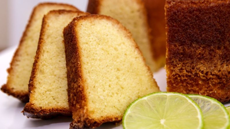 Delicie-se com o Sabor Tropical do Bolo de Iogurte de Coco e Limão: Uma Explosão de Frescor e Sabor!